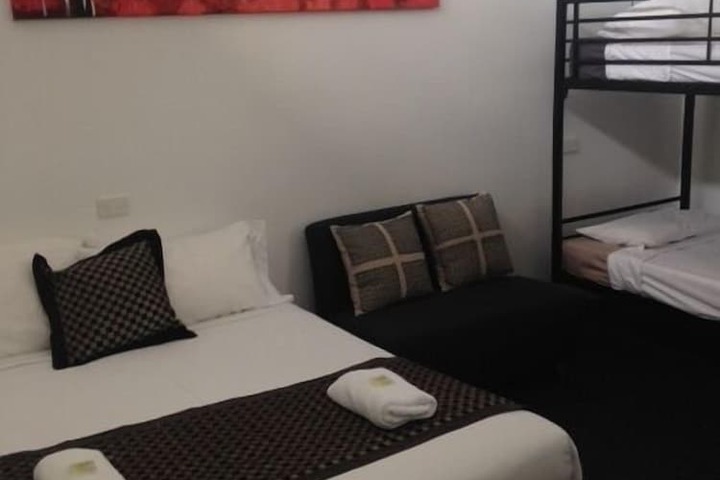 Room 3 of 10