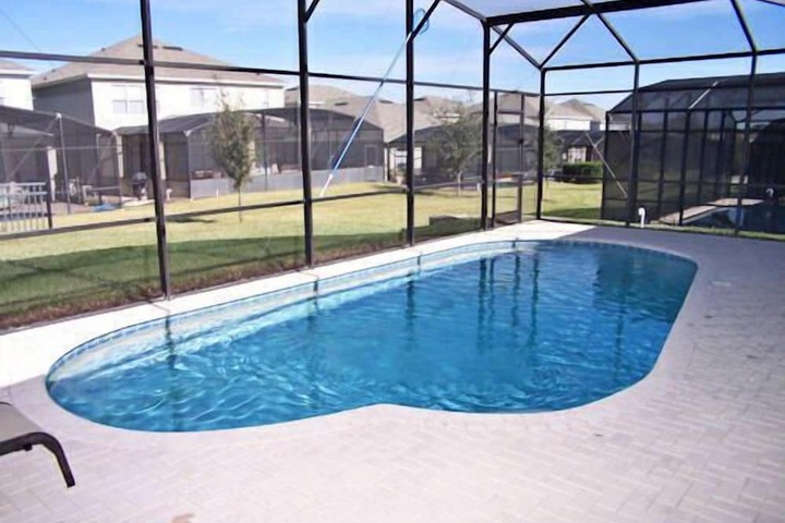 Pool 17 of 32