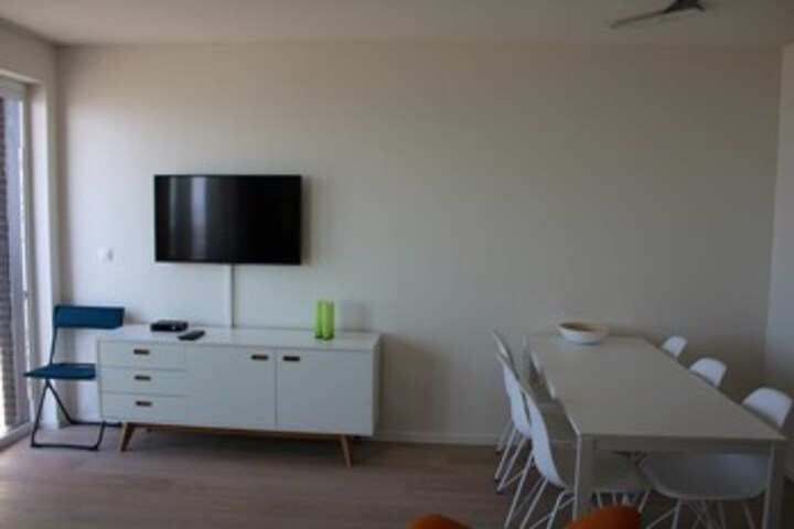 Room 8 of 11