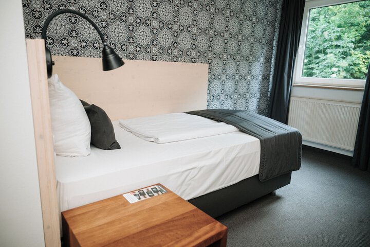 Room 8 of 63
