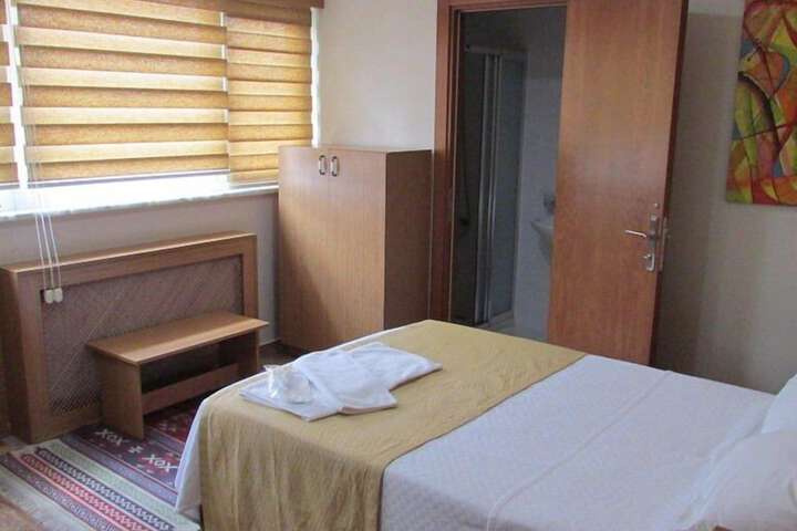 Room 10 of 72