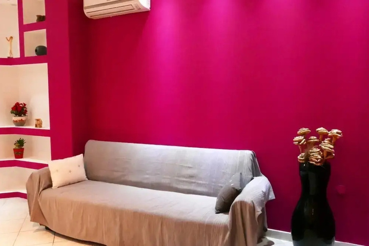 Room 4 of 12