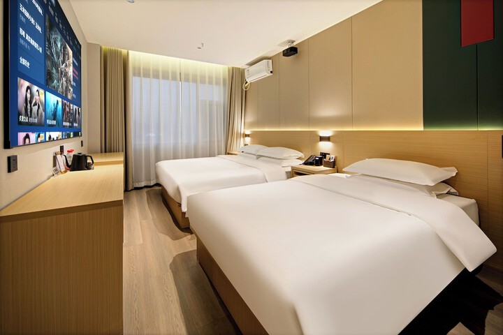 Room 30 of 36