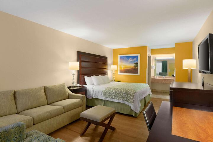 1 King Bed (1 of 6)