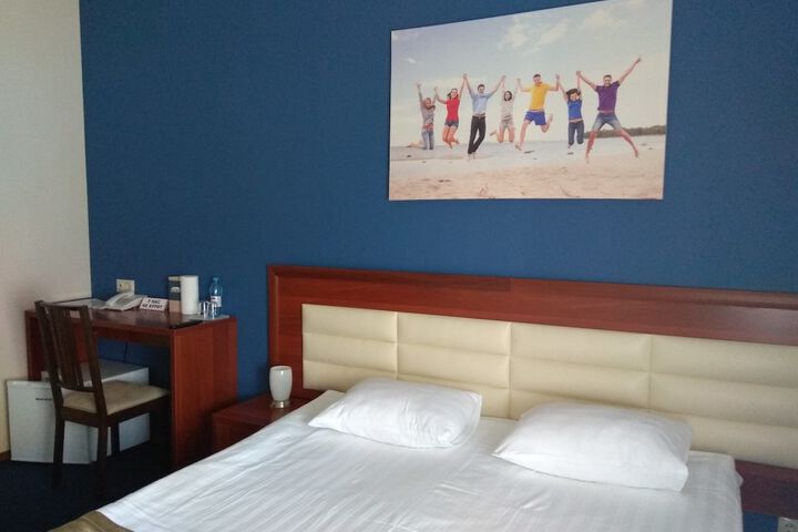 Room 13 of 22