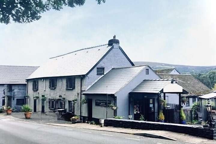 Roadhouse LLanwenarth in Abergavenny