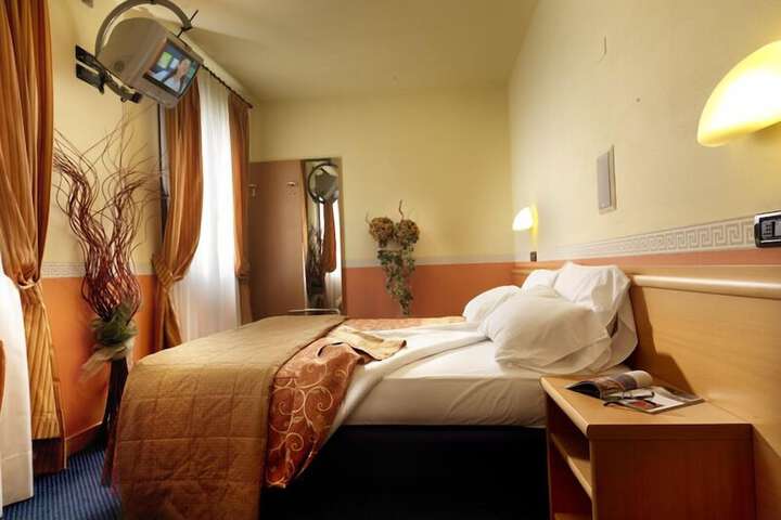 Room 14 of 52
