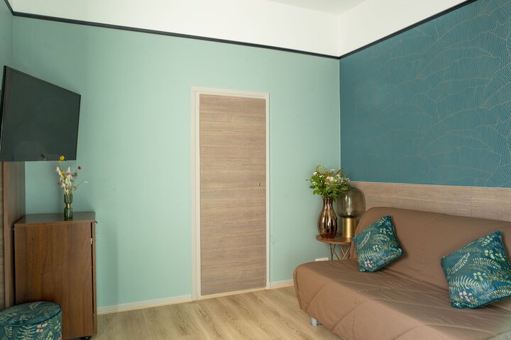 Room 13 of 44