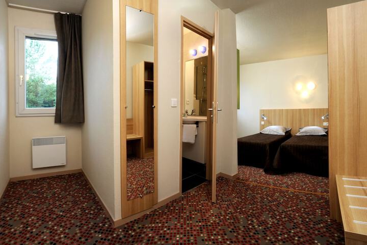 Room 7 of 20
