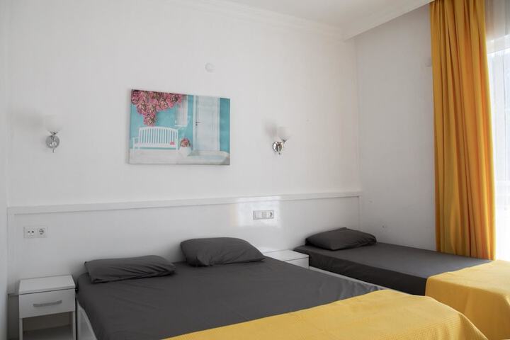 Room 3 of 38