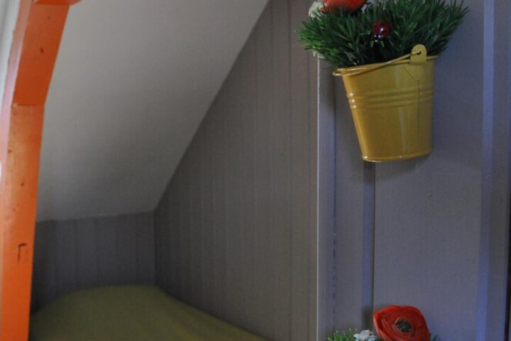 Room 5 of 33
