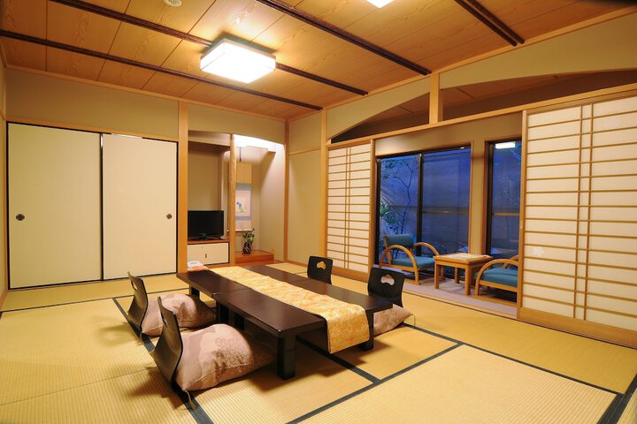 Room 3 of 36
