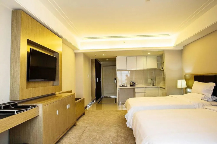 Room 5 of 13
