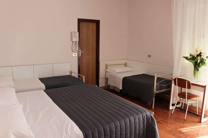 Room 9 of 46
