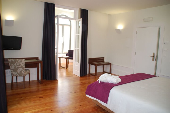 Room 6 of 62