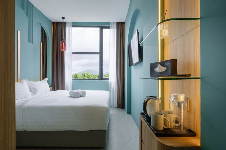 Room 32 of 62
