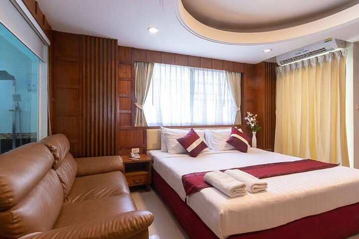 Room 13 of 60