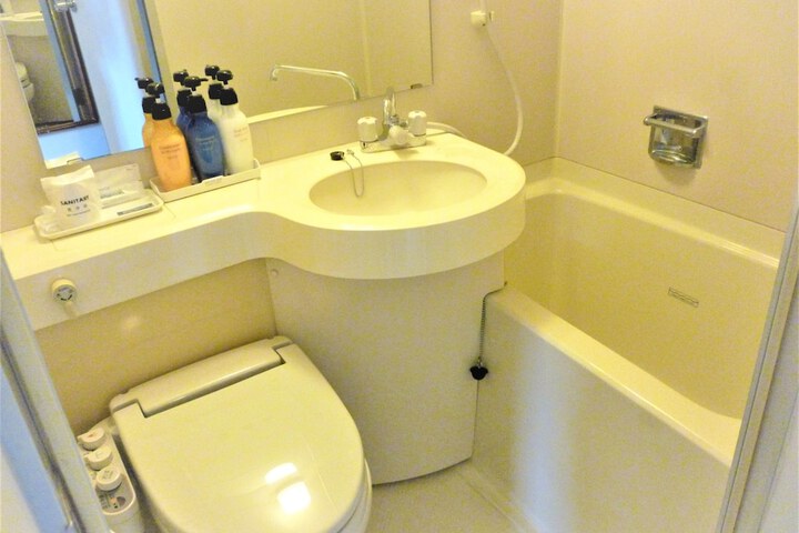 Room 12 of 31