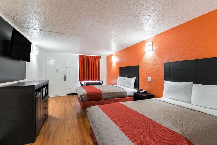 Room 10 of 36