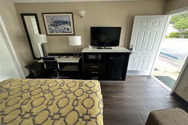 1 King Bed (14 of 23)