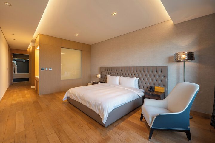 Room 3 of 57