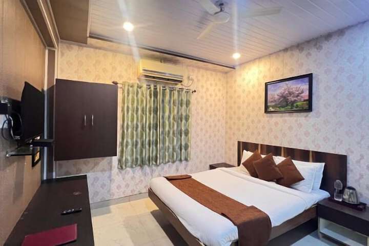 Room 7 of 42