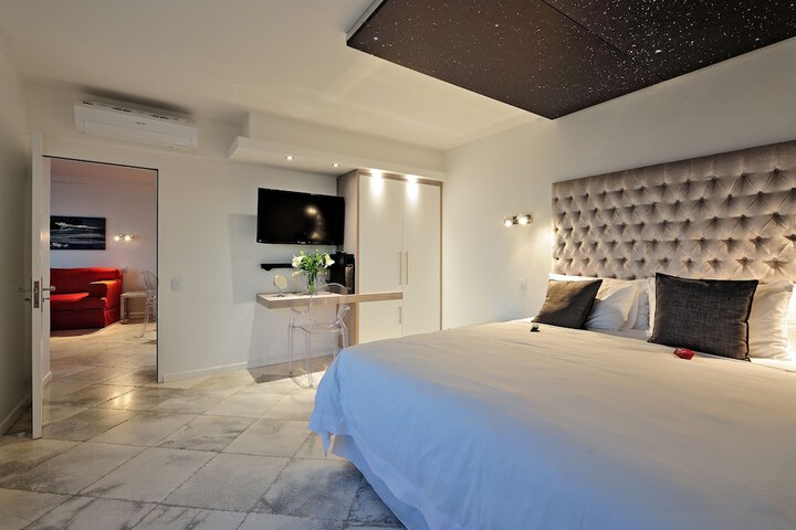 Room 12 of 63