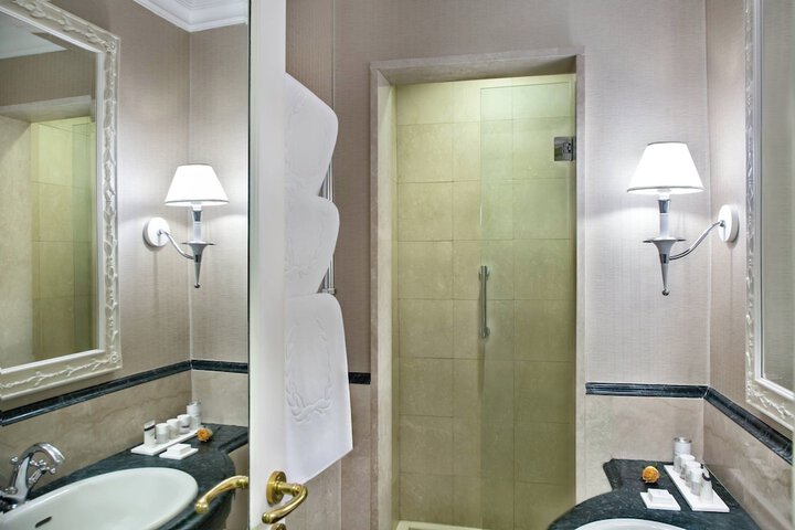Room 65 of 109