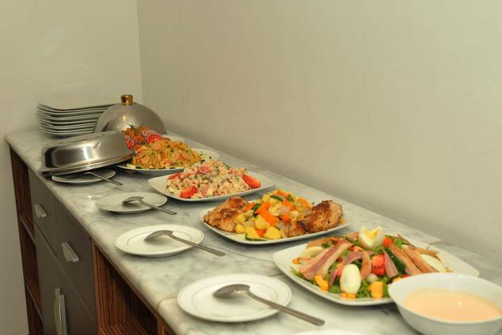 Dining 8 of 20
