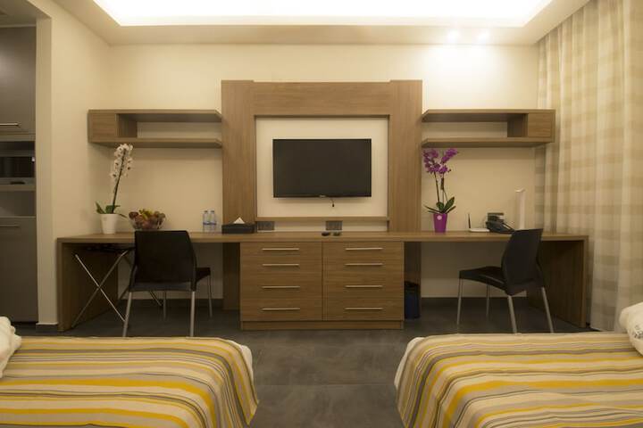 Room 9 of 76