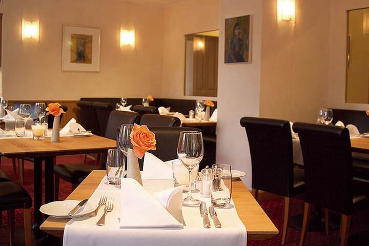 Dining 53 of 78
