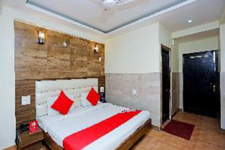 Room 16 of 30