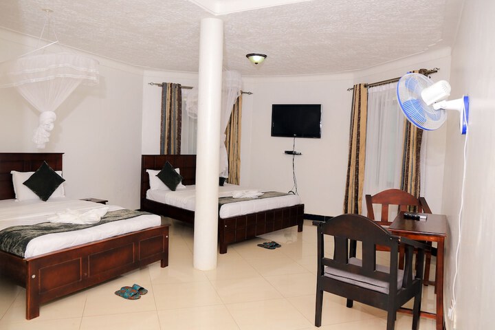 Room 12 of 23