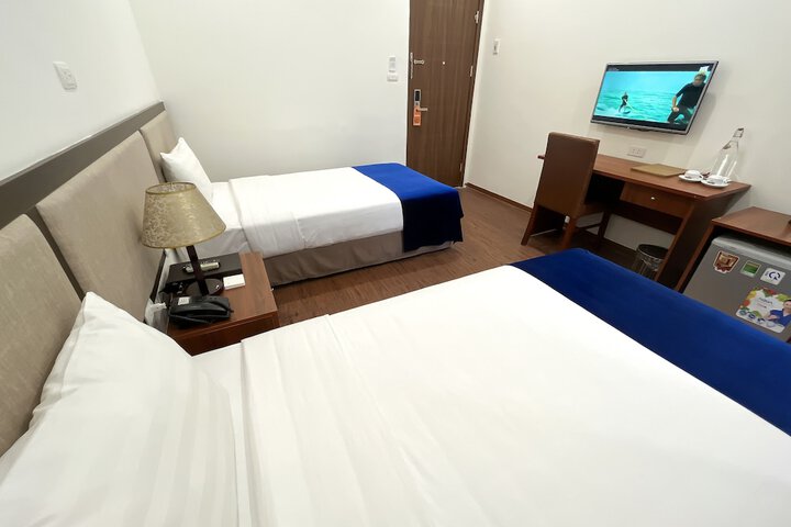 Room 13 of 83