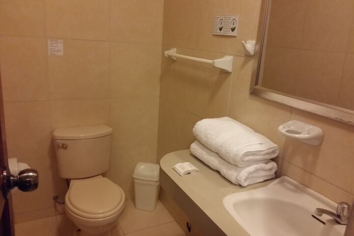 Room 16 of 39
