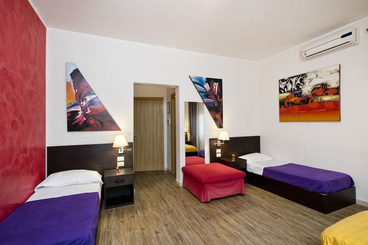 Room 15 of 29