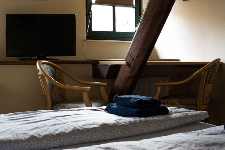 Room 2 of 21