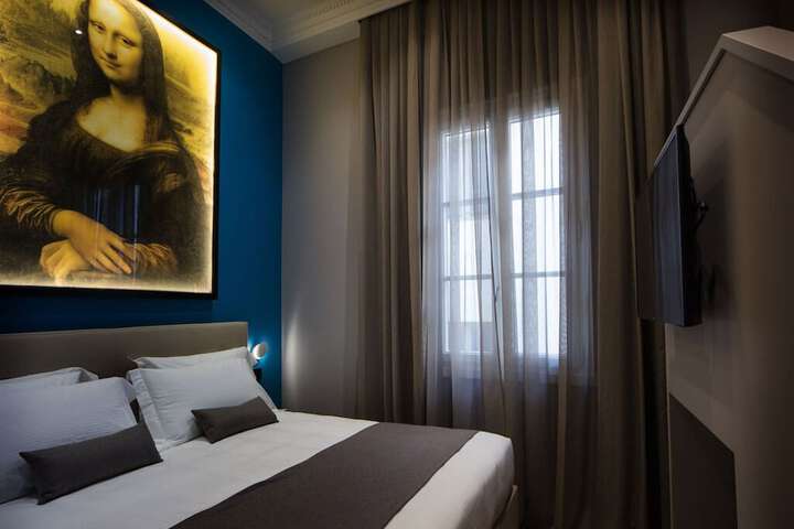 Room 15 of 50