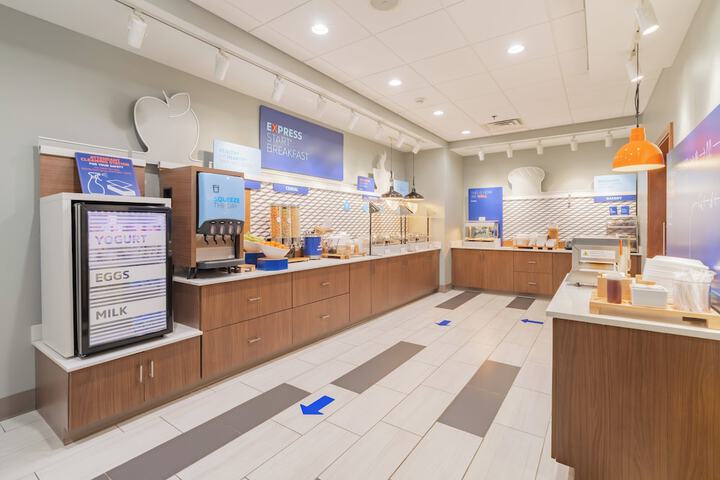 Breakfast/Coffee Service 26 of 50