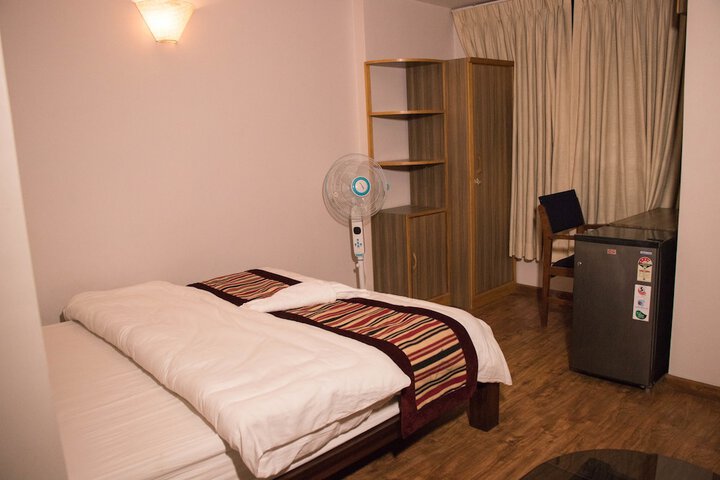 Room 53 of 90