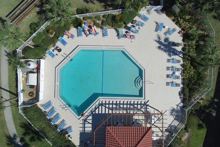 Pool 14 of 33