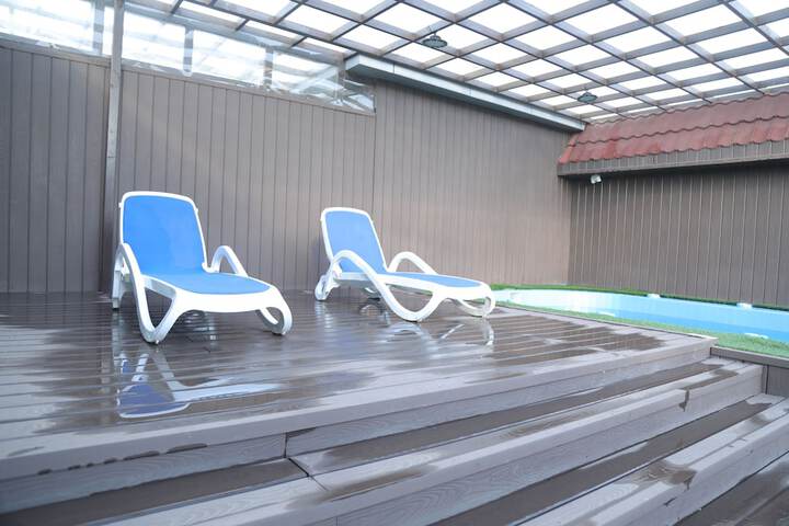 Pool 54 of 61