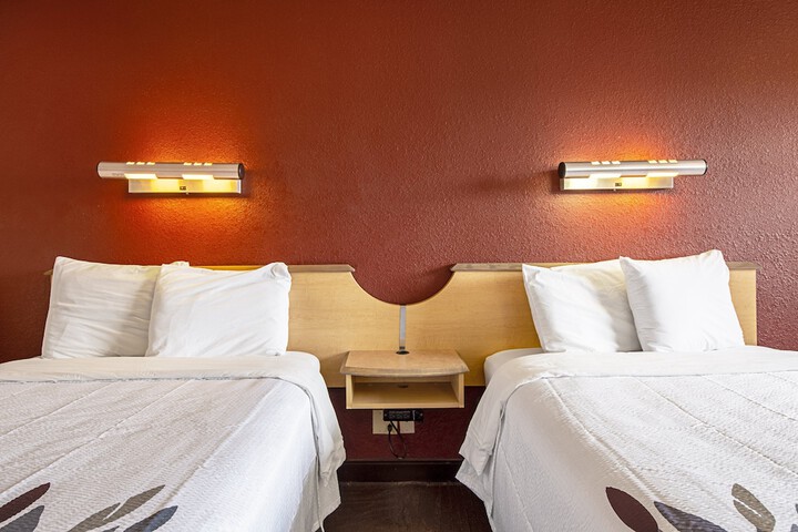 1 King Bed (11 of 12)