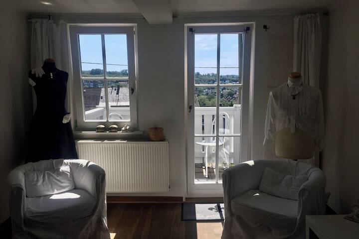Room 6 of 20