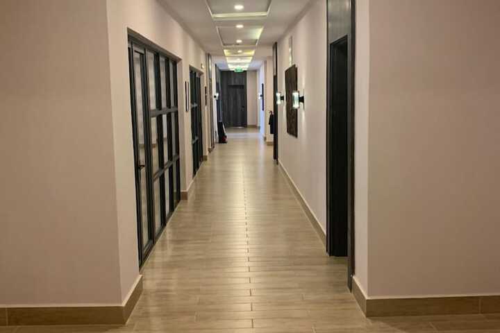 Ballroom/Hall 34 of 39