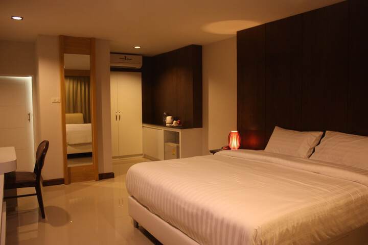 Room 10 of 41