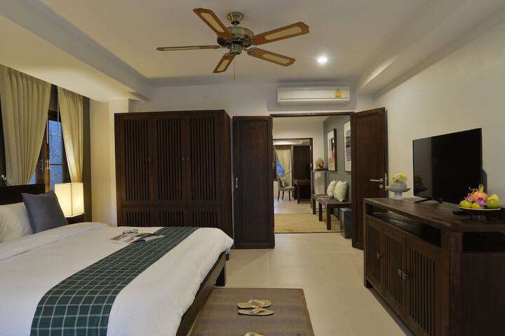 Room 34 of 80
