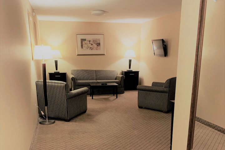 Standard King Bed Accessible (3 of 23)