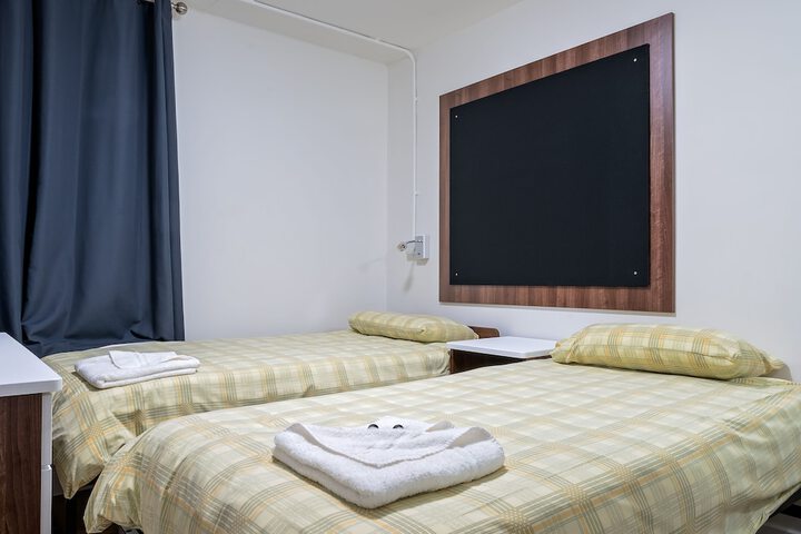 Room 35 of 83