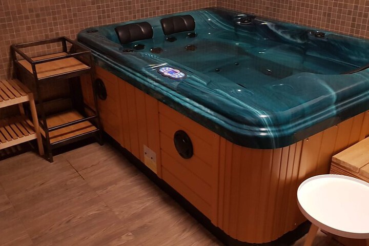 Pool 40 of 100